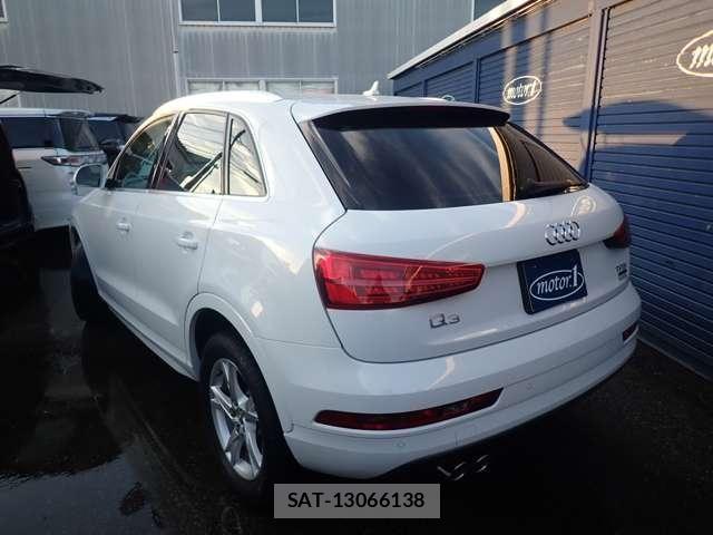 Audi Q3 2015-07 8098066-7