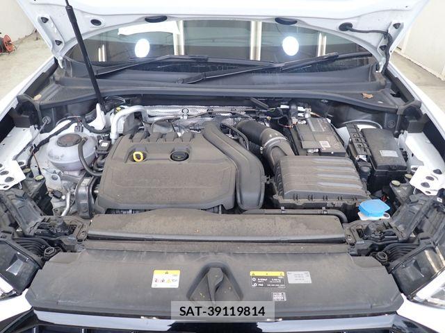 Audi Q3 2023-06 8157983-27