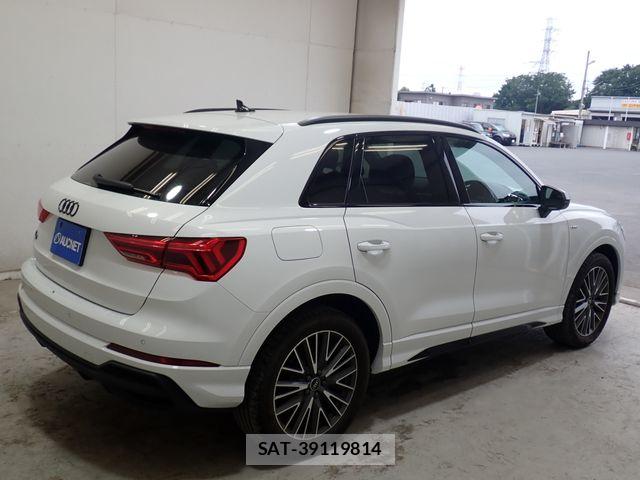 Audi Q3 2023-06 8157983-7