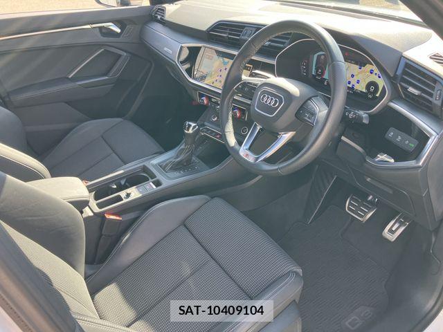 Audi Q3 2023-07 8206395-9