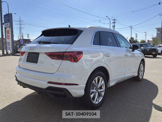 Audi Q3 2023-07 8206395-2