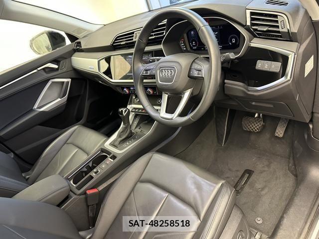Audi Q3 2024-07 8206394-1