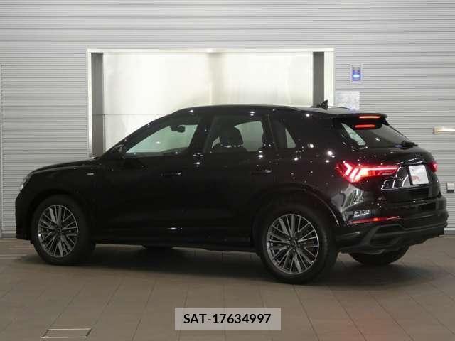 Audi Q3 2025-05 8206389-10