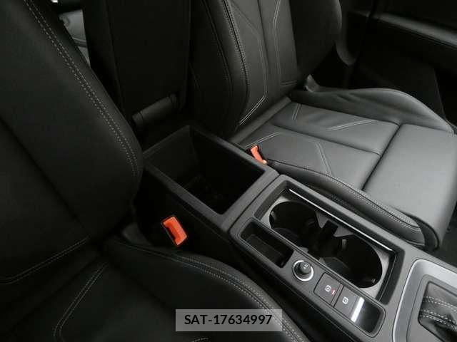 Audi Q3 2025-05 8206389-27