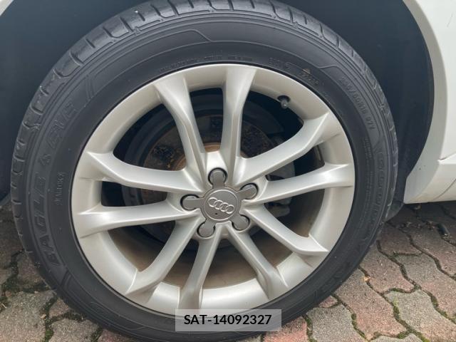 Audi Q3 2012-10 8228948-9