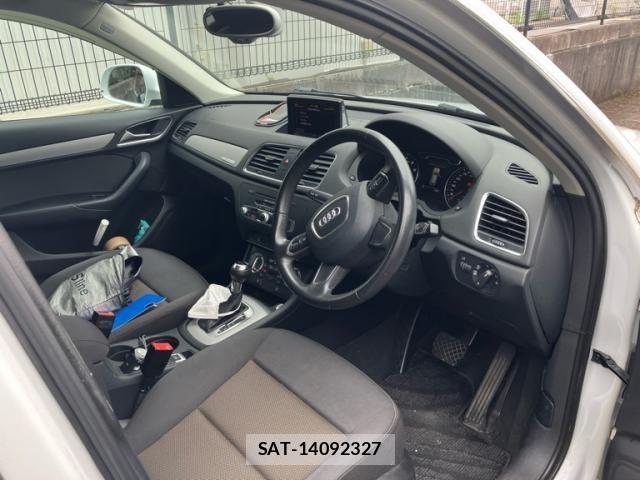 Audi Q3 2012-10 8228948-27
