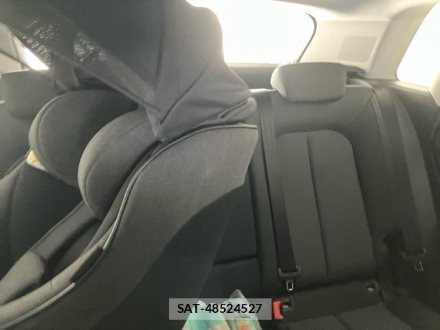 Audi Q3 2025-07 8228946-17
