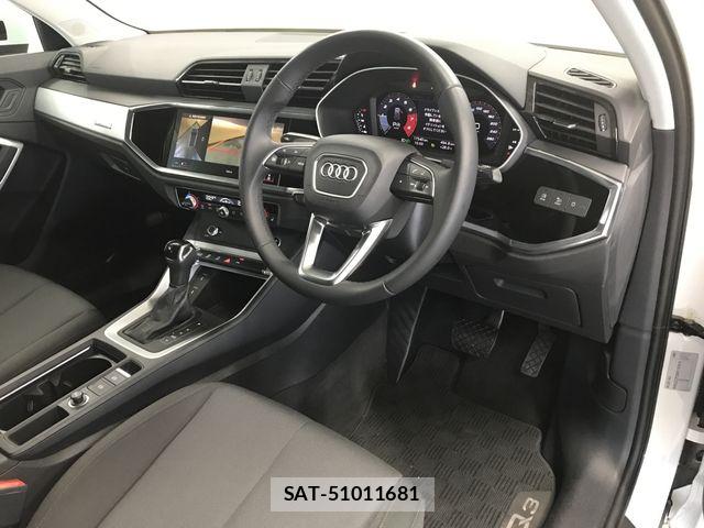 Audi Q3 2021-08 8313152-1