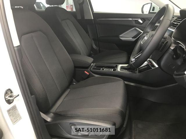 Audi Q3 2021-08 8313152-8