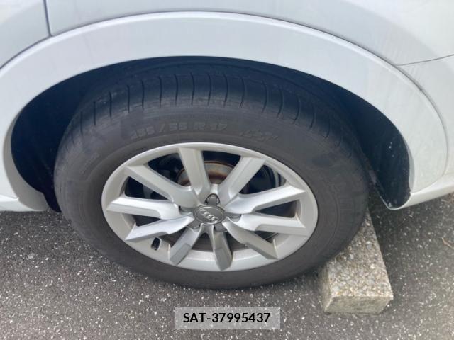 Audi Q3 2013-09 8334941-5