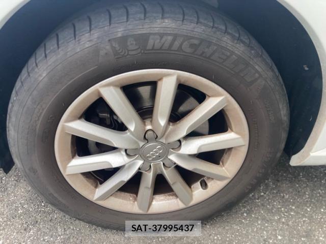 Audi Q3 2013-09 8334941-6