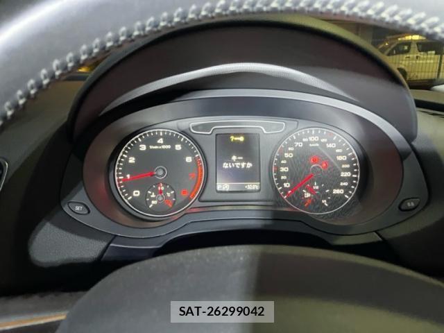 Audi Q3 2013-02 8364828-14