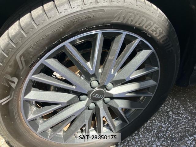 Audi Q3 2023-09 8364824-2