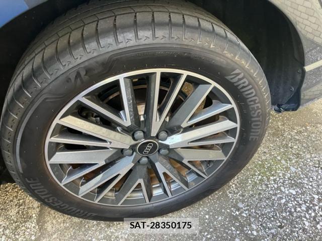 Audi Q3 2023-09 8364824-3