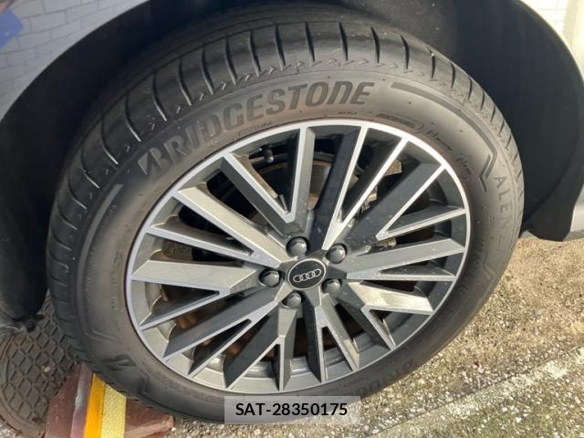 Audi Q3 2023-09 8364824-5