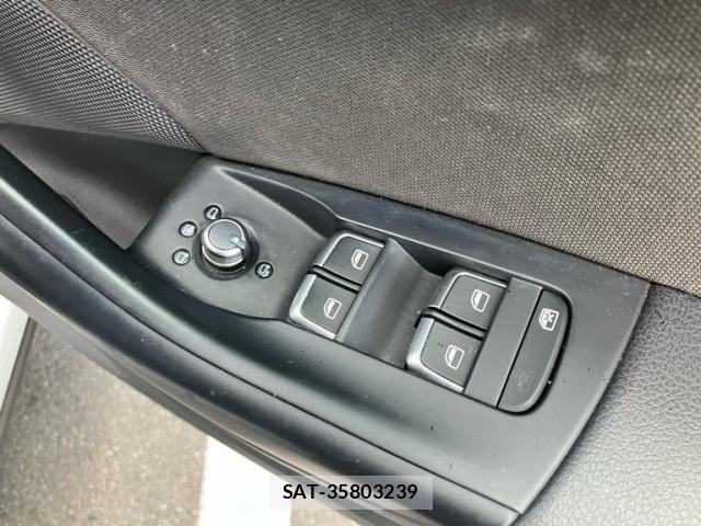 Audi Q3 2017-03 8364826-17