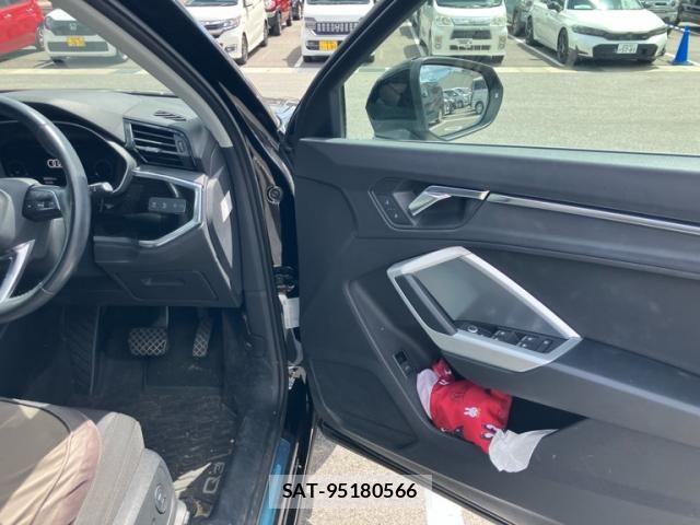 Audi Q3 2020-10 8364825-9