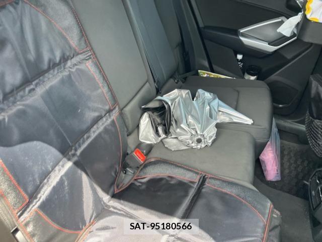 Audi Q3 2020-10 8364825-11