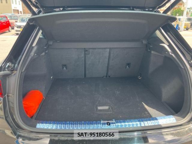 Audi Q3 2020-10 8364825-14