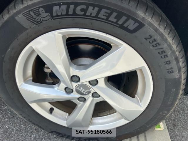 Audi Q3 2020-10 8364825-5