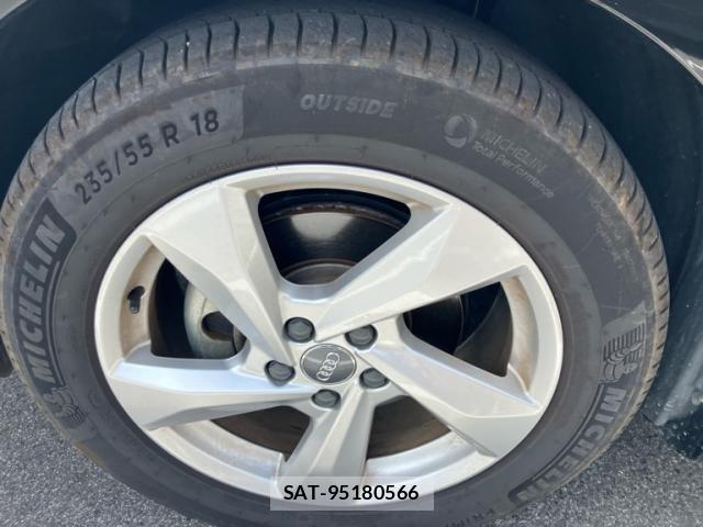 Audi Q3 2020-10 8364825-6