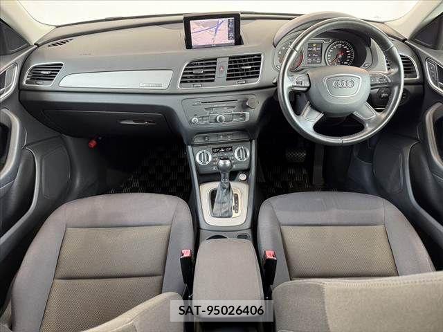 Audi Q3 2012-08 8411292-1