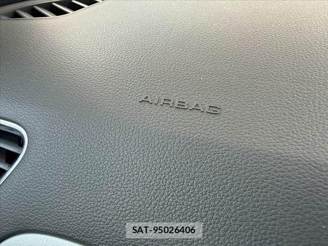 Audi Q3 2012-08 8411292-24