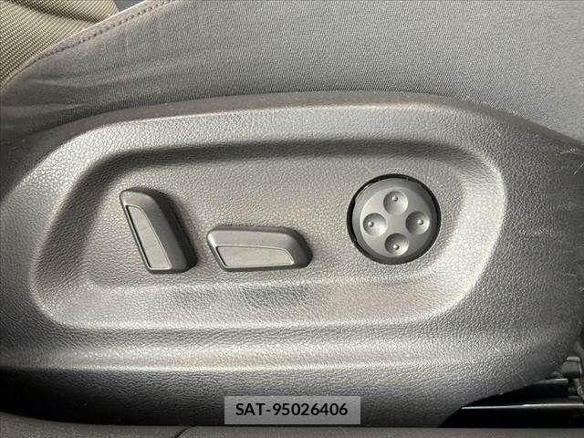 Audi Q3 2012-08 8411292-5