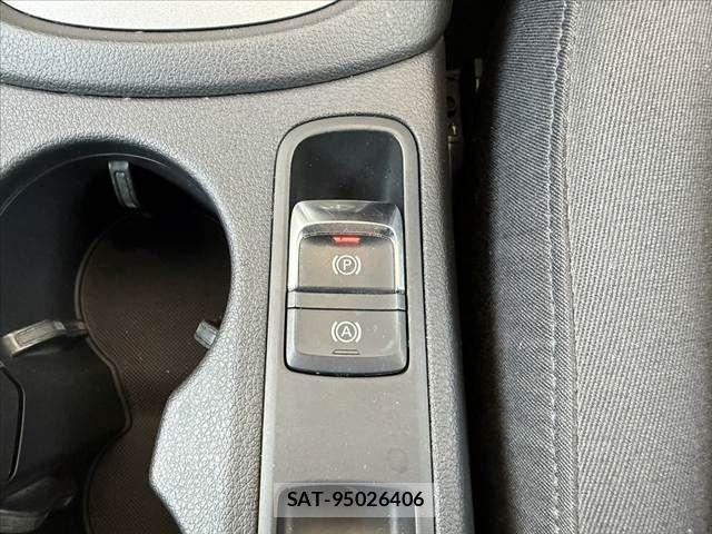 Audi Q3 2012-08 8411292-6