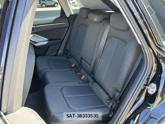 Audi Q3 2020-10 8411287-16