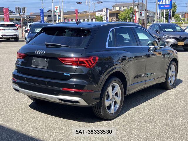 Audi Q3 2020-10 8411287-2