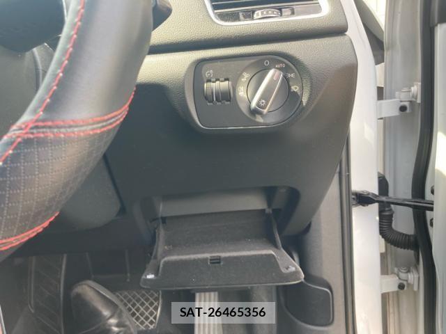 Audi Q3 2017-06 8523629-12