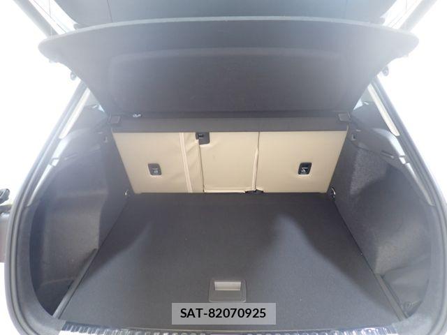 Audi Q3 2024-05 8523625-26