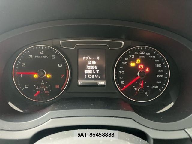 Audi Q3 2016-12 8625864-15