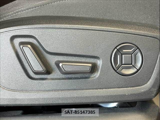 Audi Q3 2021-08 8625863-9