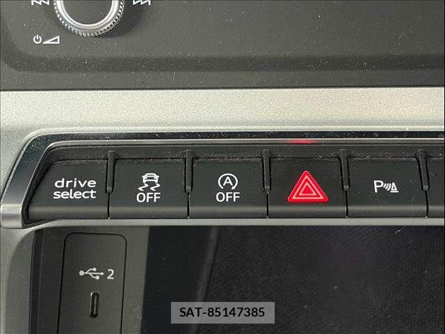 Audi Q3 2021-08 8625863-5