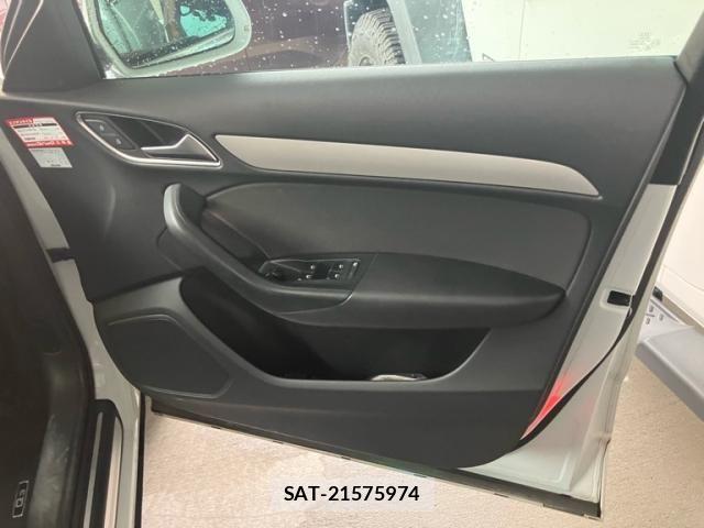Audi Q3 2014-03 8625865-10