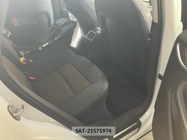 Audi Q3 2014-03 8625865-12