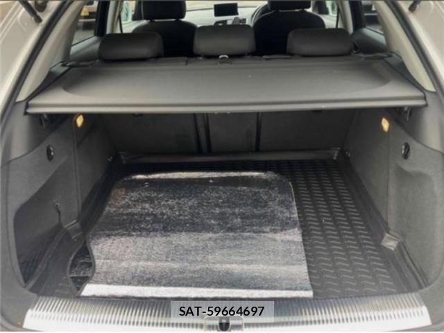 Audi Q3 2012-12 8740623-11