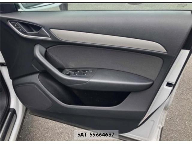 Audi Q3 2012-12 8740623-4