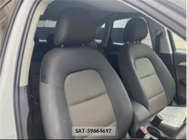Audi Q3 2012-12 8740623-5