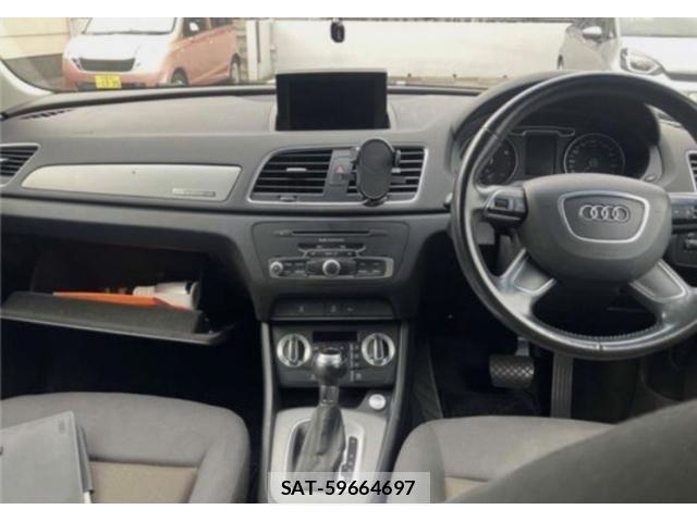 Audi Q3 2012-12 8740623-6