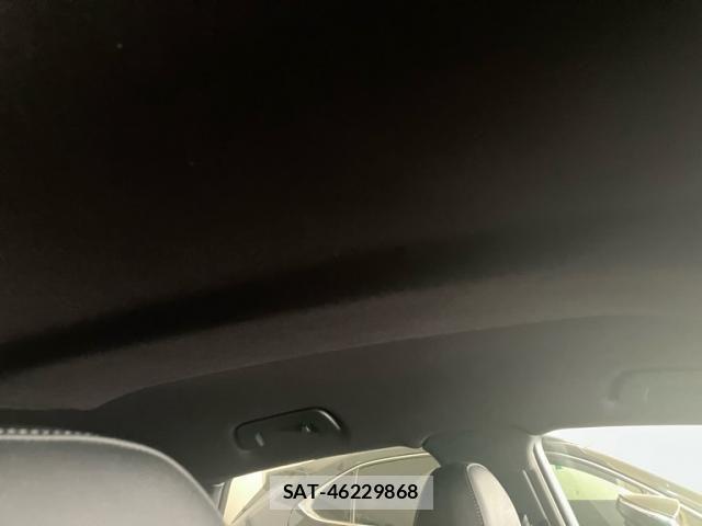 Audi Q3 2012-08 8740622-13