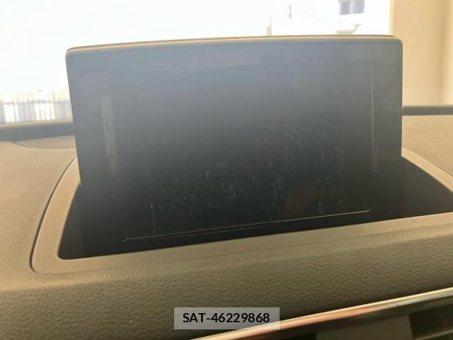 Audi Q3 2012-08 8740622-20