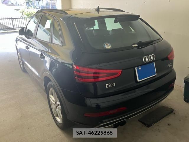 Audi Q3 2012-08 8740622-3