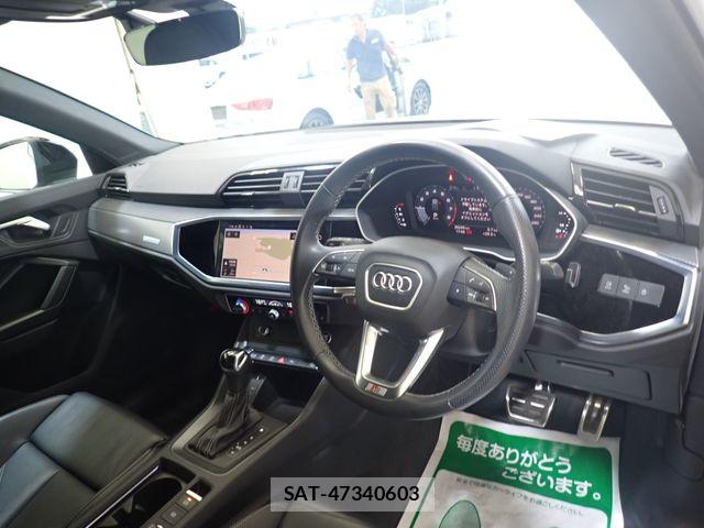 Audi Q3 2023-08 8795308-1