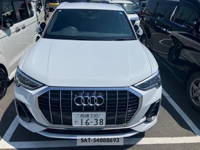 Audi Q3 2022-02 8795309-0