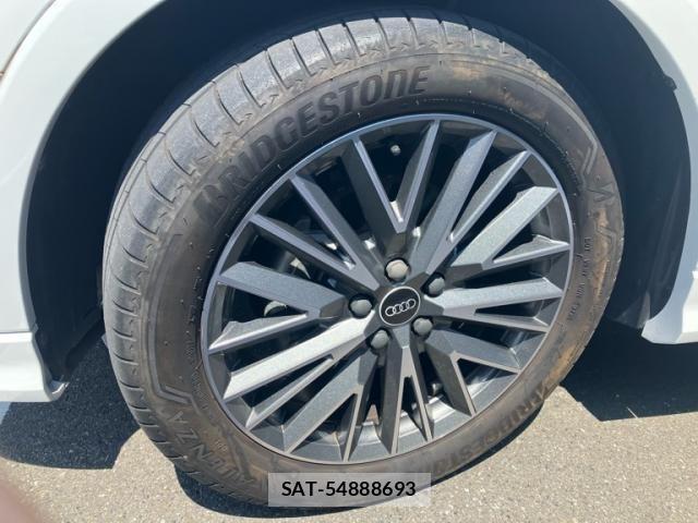 Audi Q3 2022-02 8795309-9
