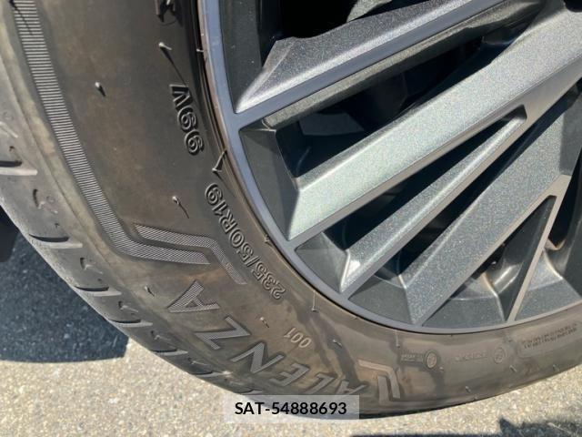 Audi Q3 2022-02 8795309-10