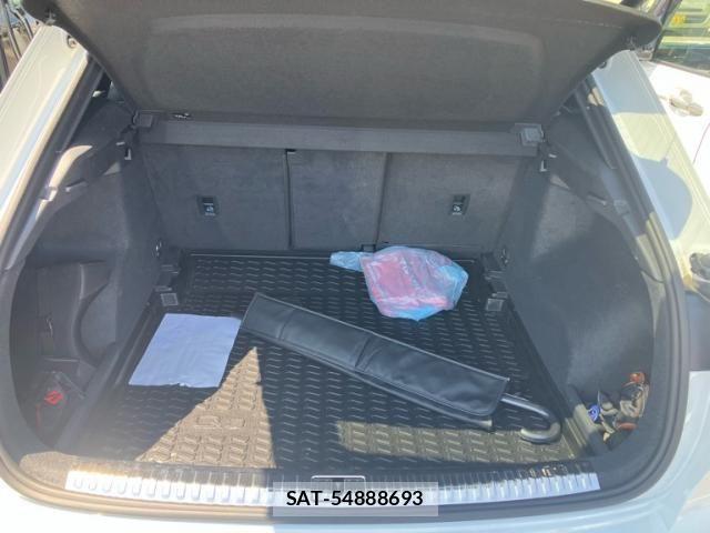 Audi Q3 2022-02 8795309-12